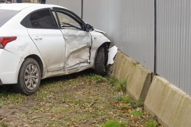 MORTUS PIJAN SE ZAKUCAO U BETONSKI MOST! Imao skoro tri promila u krvi, izgubio kontrolu nad vozilom, odmah hospitalizovan!