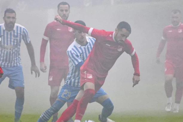 FOTO IZVEŠTAJ: Derbi je došao i prošao, ali je fudbal u gradu i dalje tema broj jedan!