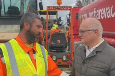 MINISTAR VESIĆ NA TIKTOKU OBJAVIO ŠALJIVI SNIMAK: Evo kako izgleda iznenadni inspekcijski nadzor uz Natašu Bekvalac u pozadini (VIDEO)