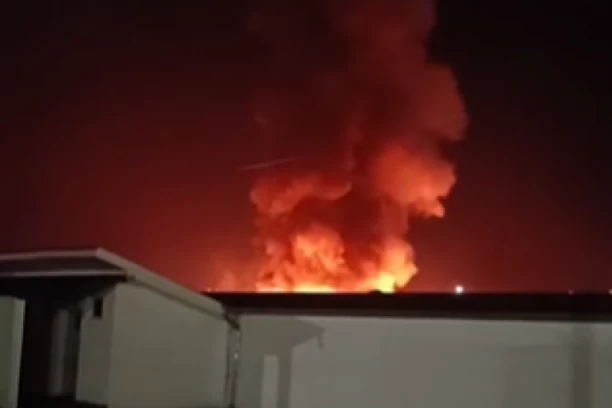 POŽAR U AKVA PARKU U JAGODINI: Čule se detonacije! (VIDEO)
