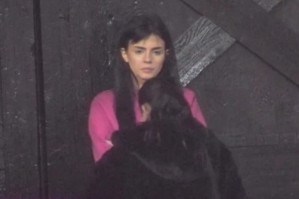 ANITA BEŽI IZ ELITE: Obezbeđenje je OPKOLILO,  začulo se hitno NAREĐENJE PRODUKCIJE!