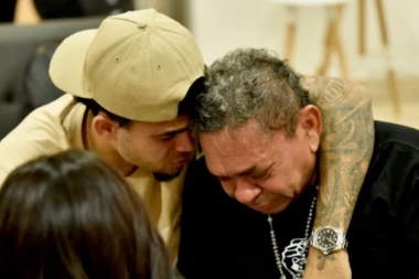 EMOTIVNIJE NE MOŽE: Lusi Dijaz se SUSREO sa ocem NAKON OTMICE! Nisu ZADRŽAVALI SUZE!