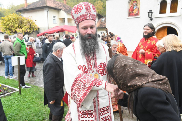 Vladika Ilarion u manastiru Rakovica