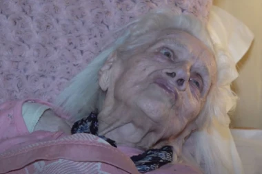 "NE BOLI ME NIŠTA, STO GODINA ME BOLE!" Subotičanka Katica napunila čitav vek - na noge ne može, ali je ruke i pamet služe! (VIDEO)