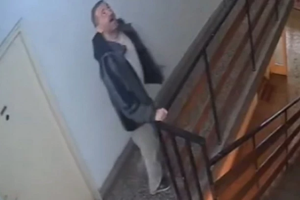 BLUDNIČI I U ŠKOLSKOM DVORIŠTU! Ko je manijak sa Karaburme koji je jurio devojčice u zgradi i zašto mu je teško doskočiti! LJUDI U STRAHU! (VIDEO)