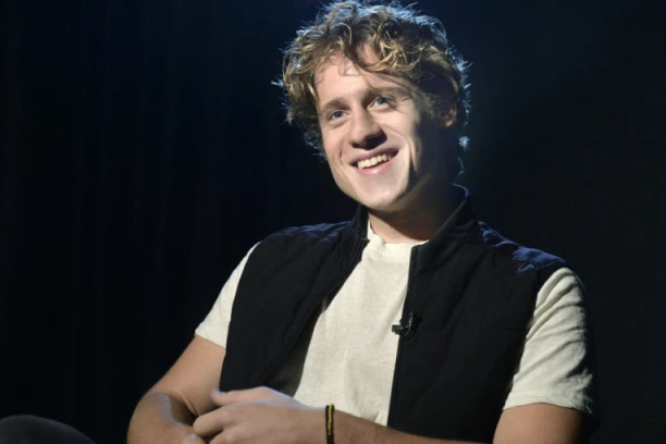 "NA JUTJUBU SAM UČIO KAKO SE VOZI AUTO": Najpametniji srpski glumac zbog uloge u "Južnom vetru" STAVIO ŽIVOT NA KOCKU!