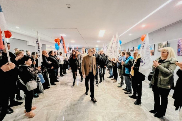 Miloš Vučević u obilasku opštinskog odbora Zemun