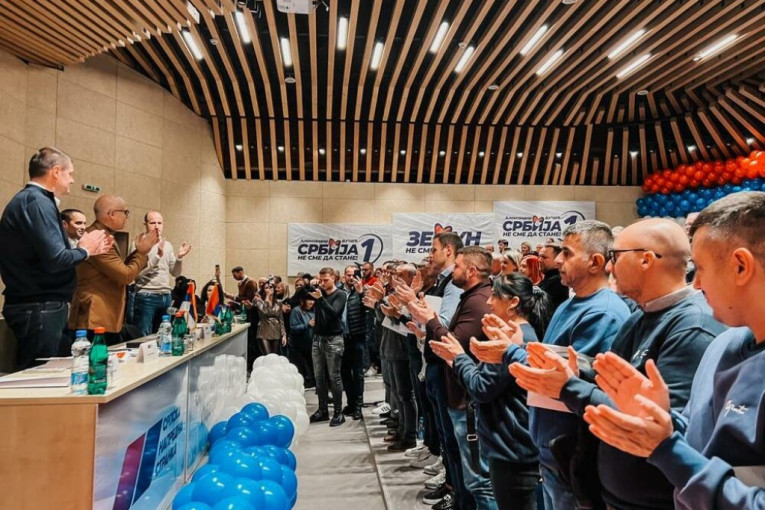 Miloš Vučević u obilasku opštinskog odbora Zemun