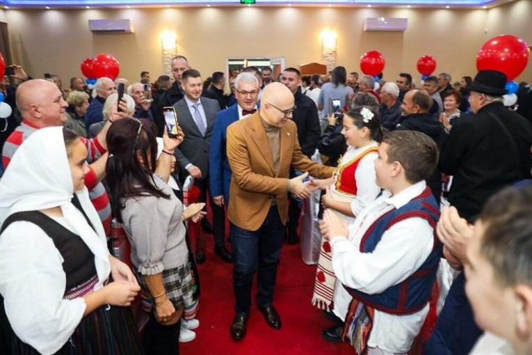 Miloš Vučević u obilasku opštinskog odbora Zemun