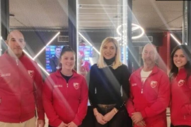 PRELEPA GRKINJA UGOSTILA DELEGACIJU SD CRVENA ZVEZDA! Treneri crveno-belih uz Hirstinu GLEDALI meč protiv Olimpijakosa!