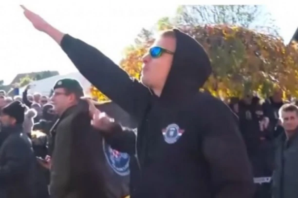 USTAŠKA ŠAHOVNICA, HITLEROV POZDRAV I "ZA DOM SPREMNI" U VUKOVARU! Nacizam sve JAČI u Hrvatskoj (VIDEO)