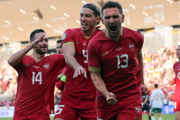 BRAĆA RUSI NAM SPREMAJU PAKAO: PUN stadion čeka Srbiju!