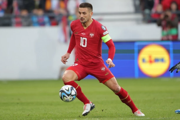 NA UTAKMICI VOJVODINE DUŠAN TADIĆ JEDINA TEMA: Pogledajte zašto! (FOTO)