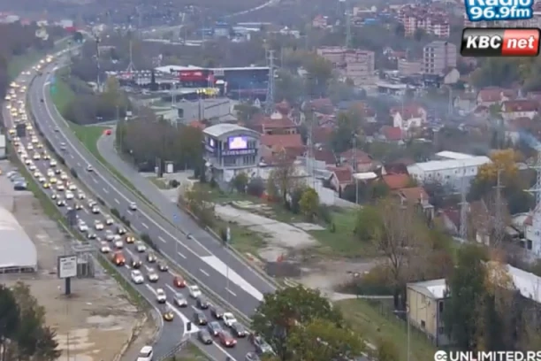 GUŽVA, KOLAPS I HAOS NA ULICAMA BEOGRADA! Na ovim deonicama se ide milimetar po milimetar, naoružajte se strpljenjem! (FOTO)