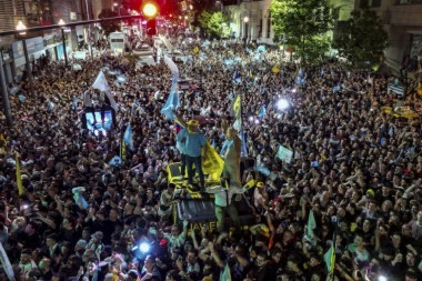 ARGENTINA NA ULICAMA! Masovni štrajkovi zbog nezadovosljstva novim predsednikom!