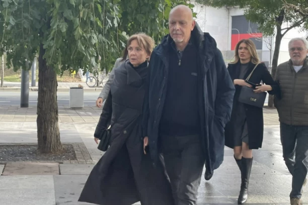 ONA MU JE BILA VIŠE OD SESTRE: Vesna Trivalić stigla da se ZAUVEK OPROSTI od Žarka Lauševića!