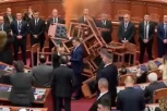 NEVIĐEN HAOS, BARIKADE I DIMNE BOMBE U NARODNOJ SKUPŠTINI ALBANIJE: Opozicija već dve nedelje blokira parlament, Ramu optužuju da je DIKTATOR, a iza svega stoji KORUPCIJA (VIDEO)