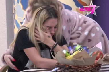 U ELITU UNETA PORUKA IZ SPLJNOG SVETA: Učesnica zanemela od šoka, PLAČE na sav glas!