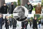 POTRESNE SCENE NA SAHRANI LAUŠEVIĆA: Jecaji i tuga odzvanjaju grobljem! (VIDEO)