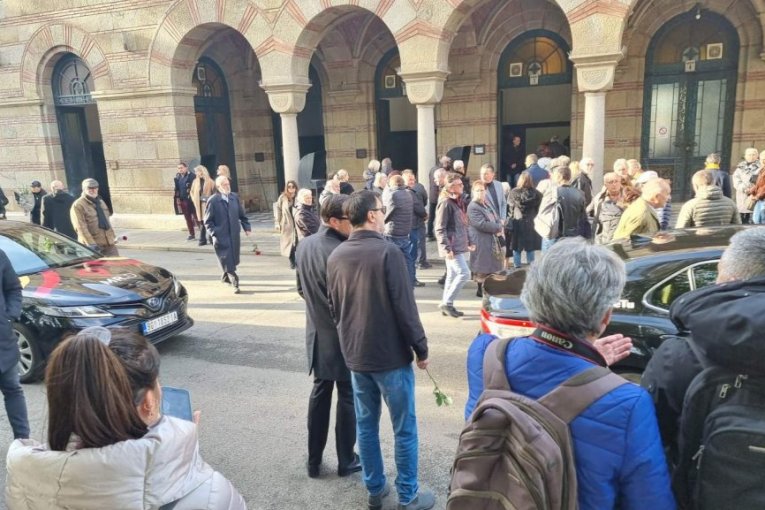 Lauševićeva porodica stigla na groblje