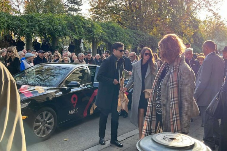 Lauševićeva porodica stigla na groblje