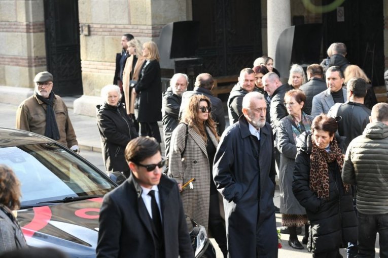 Lauševićeva porodica stigla na groblje