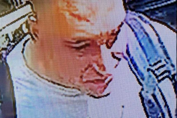 AKO GA VIDITE, PRIJAVITE ODMAH POLICIJI! Evo kako izgleda razbojnik iz Beograda! (FOTO)