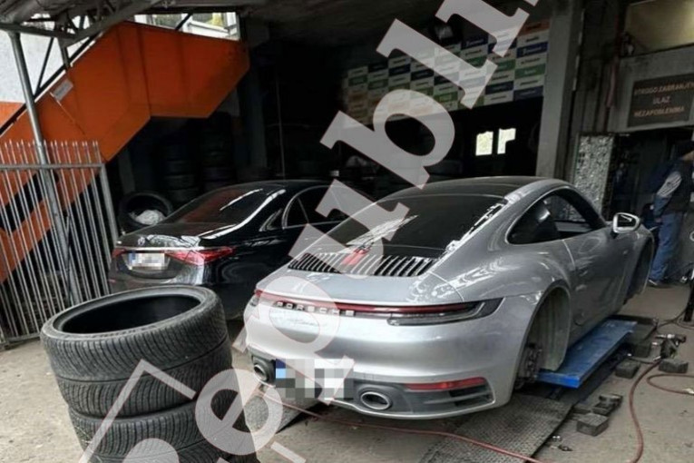 Duško Tošić paparaco