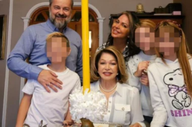 NEDA UKRADEN OTVORILA VRATA PORODIČNOG DOMA NA ARANĐELOVDAN: Zavirite u pevačicinu idilu, ovo su naslednici!