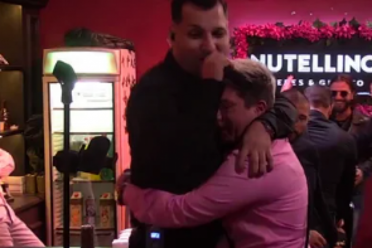 Matora i Anita plaču Elita