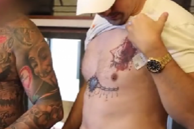 Baka Prase se istetovirao