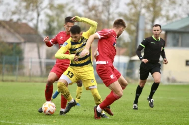 PISU SA KLUPE "OHALDIO" NOVOSAĐANE: Imao je sastav Novog Sada dva gola prednosti, ali su gosti u nadoknadi vremena stigli do boda! (FOTO GALERIJA)