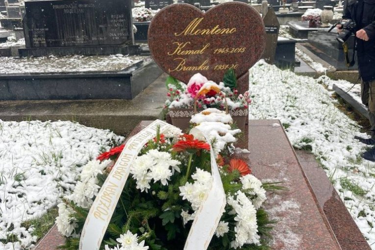 Kemal Monteno grobna kuća