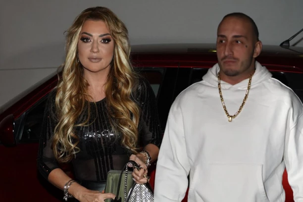 POSLEDNJE PREPISKE SANDRE REŠIĆ I VUKA MOBA: Pevačica dokazala istinu o odnosu sa reperom!