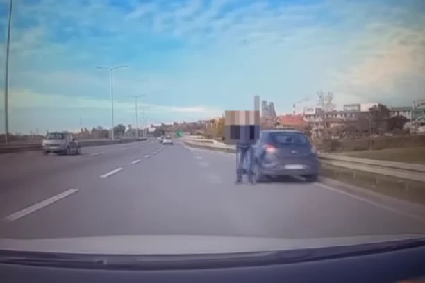 NOVI "VELJA PEČENJARA" HARA BEOGRADOM! Dvojnik prepisuje scenario -" kartica ne prolazi, dete mu je bolesno", PA TRAŽI NOVAC OD PROLAZNIKA! (VIDEO)