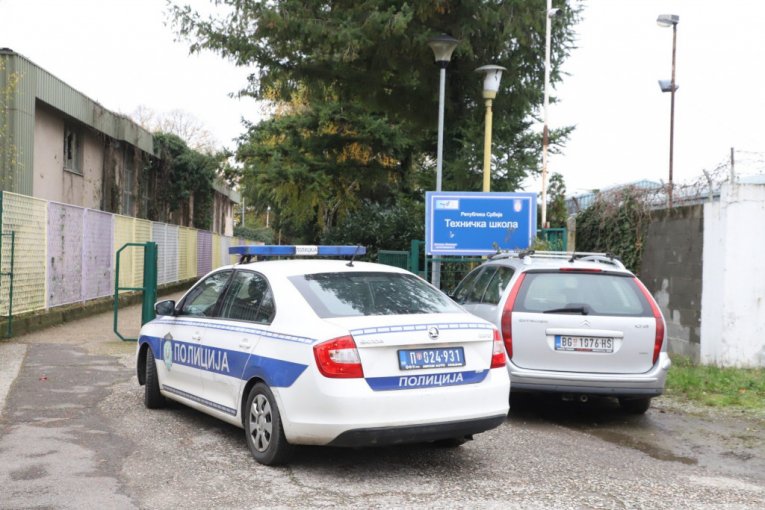 Tehnička škola u Železniku, policija na uviđaju