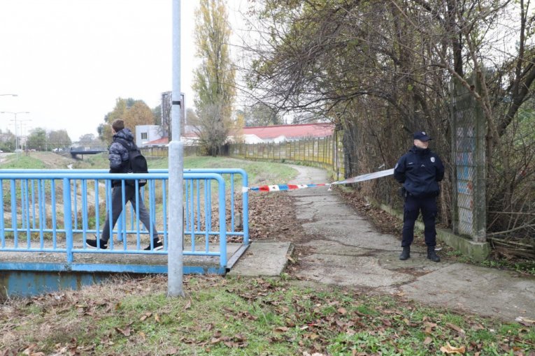 Izboden mladić u školi