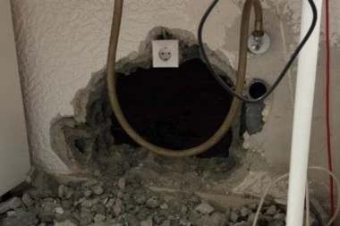 UHAPŠENI KOPAČI "TUNELA 2" U PODGORICI: Provalili u "Optiku Mirković" iz koje su ukrali naočare vredne skoro 47.000 evra