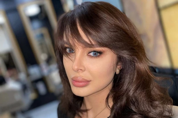 ANDŽELI ADAKTAR ODSEKLI KOSU! Nakon napada joj totalno promenjen LIČNI OPIS (FOTO)