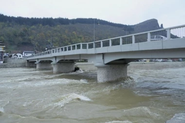 NESTAO MUŠKARAC U PRIBOJU: Pretražuje se korito reke Lim!