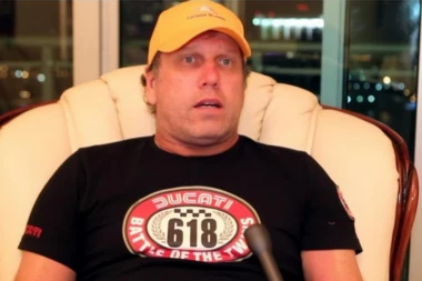 FILMSKA PRIČA O NAJVEĆEM PREVARANTU U VAZDUHU: Pilot bez dozvole prevezao milion putnika: Šokantna ispovest Šveđanina!