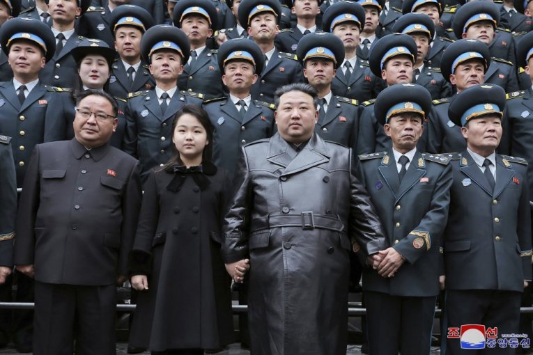 OVO ĆE BITI OBJAVA RATA: Kim Džong Un upozorava Ameriku - "NE DIRAJTE NAŠ ŠPIJUNSKI SATELIT!"