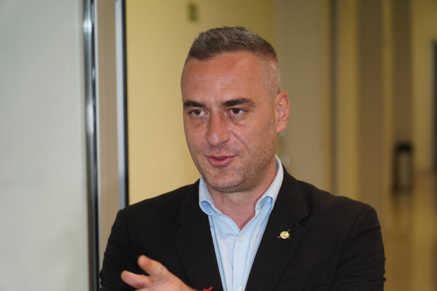 MILAN MILOŠEVIĆ SAOPŠTIO TRAGIČNE VESTI: Porodičan dom zavijen u crno, ON objavio oproštajno pismo! (FOTO)