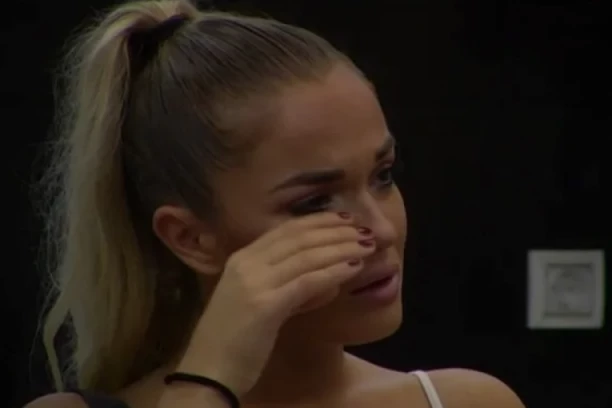 DŽEHVA SEBI UGROZILA ZDRAVLJE: Nakon operacije je BOLE RANE, hitno uvela promene! (FOTO)