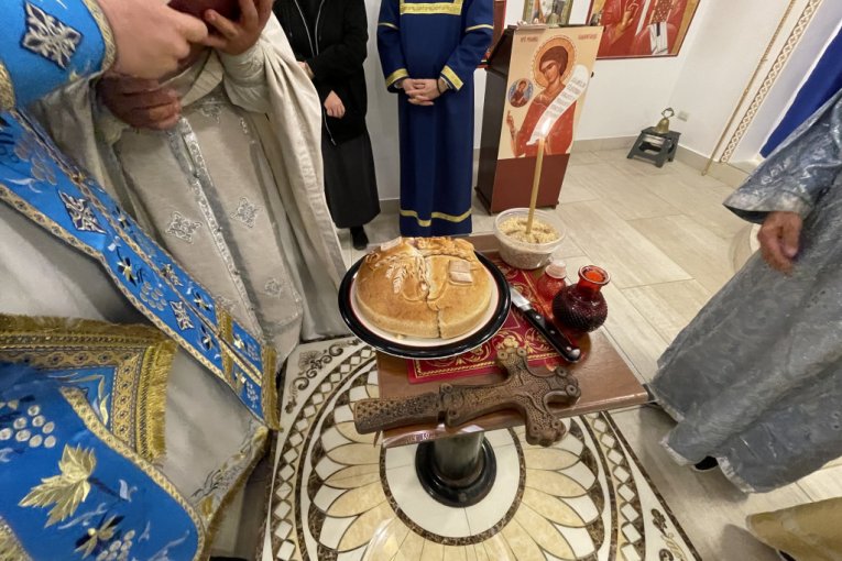 Krst, kolač i žito