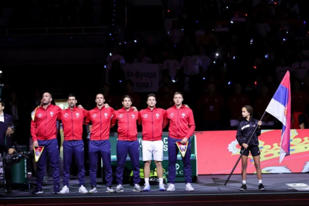 ZAŠTO TAKO, KOMŠIJE? Hrvati se ponovo IZBLAMIRALI! Osuđuju Novaka i Srbiju: "Velikosrpskom pesmom su opet izazvali skandal"!