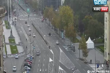 MIRNO NEDELJNO JUTRO U BEOGRADU! Ulice puste, idealno za vožnju! (FOTO)