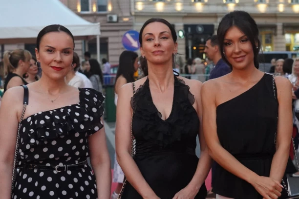 MIĆALOVIĆKA BILA U VEZI SA ĐOKOVIĆEM, SVE OTKRILA NAKON RASKIDA: Samo JEDNOM su se pojavili zajedno u javnosti, a onda ga je glumica ŠUTNULA!