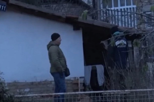 HOROR U OBRENOVAČKOM NASELJU SKELA! Pronađeno telo starice!