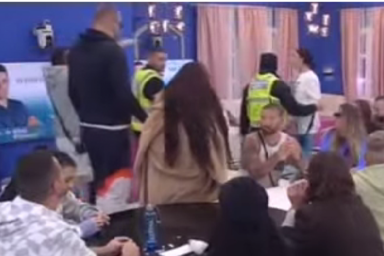 Teodora Balzak i Predsednik haos Elita